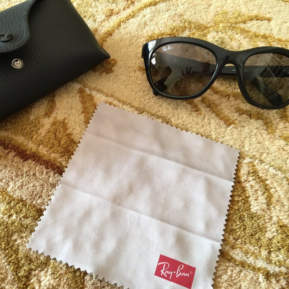 NEW - Ray-Ban sunglasses